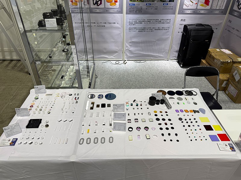 激埃特光学展品